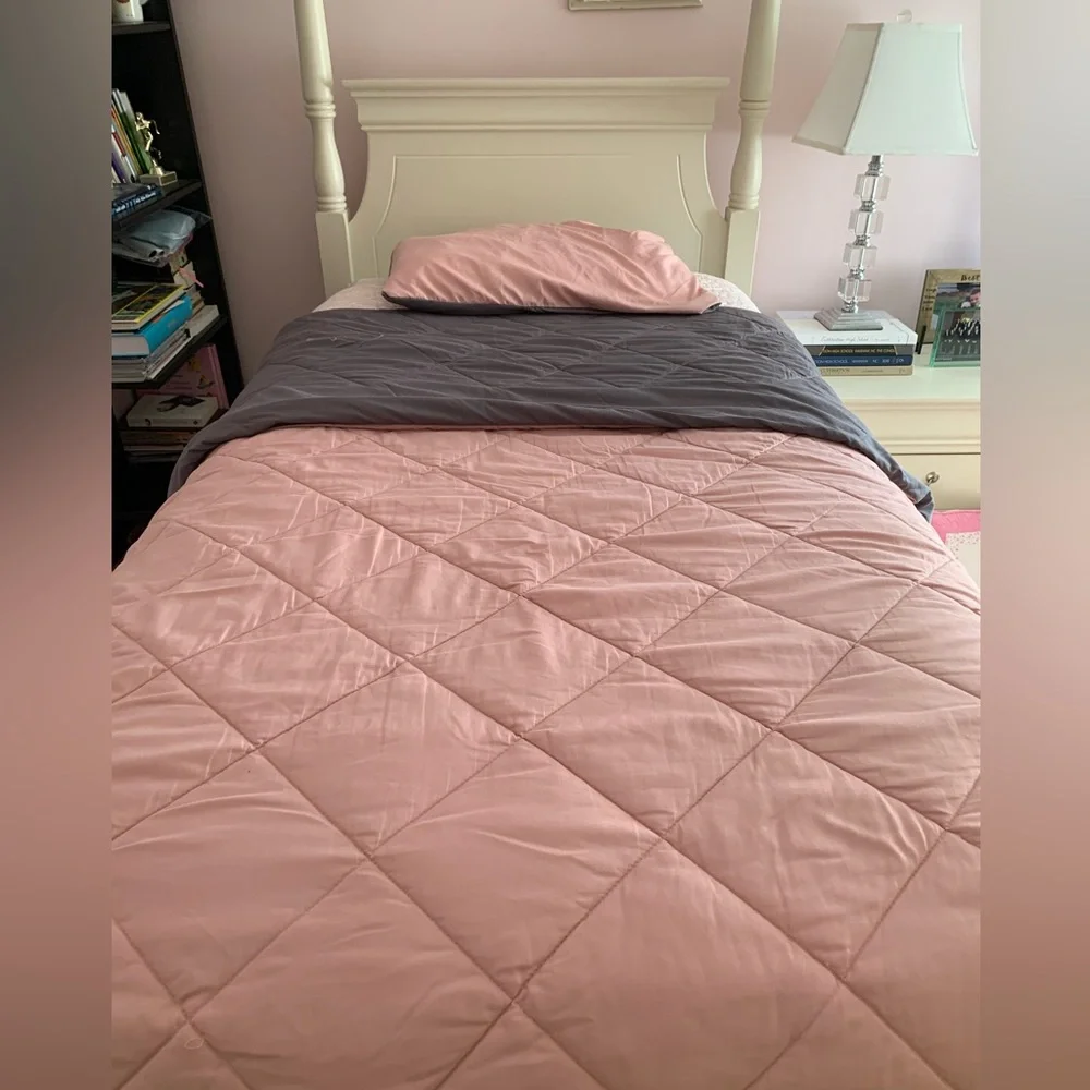Room Essentials Comforter & Sham 2 PC Bed Set Reversible Pink Grey Twin XL